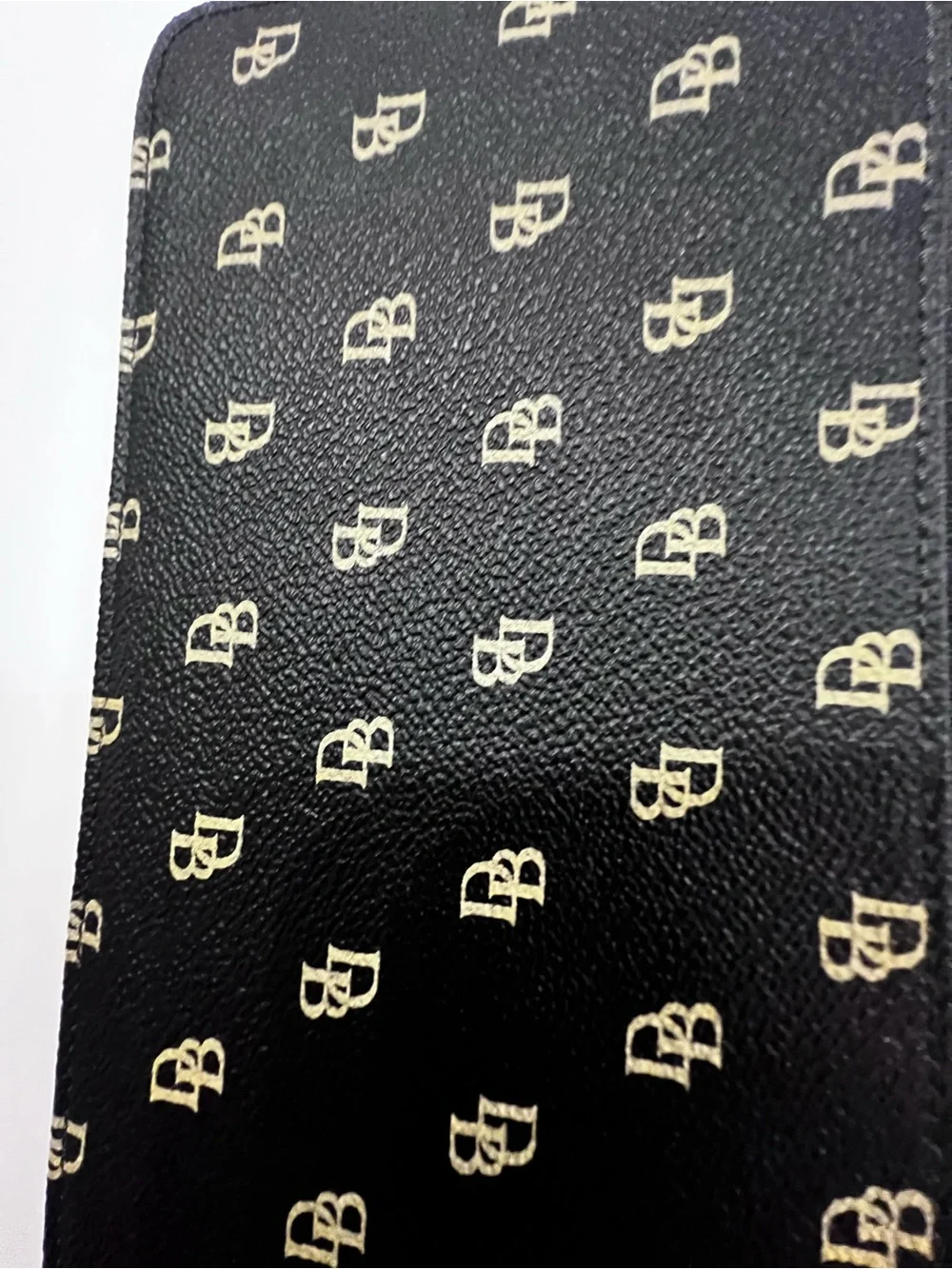 DOONEY & BOURKE SIGNATURE MONOGRAM ZIP BROWN  W/GOLD “DB” LOGO WRISTLET   NWOT